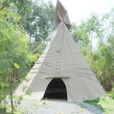 Gumtree Tipis Hotell Bickington Exteriör bild